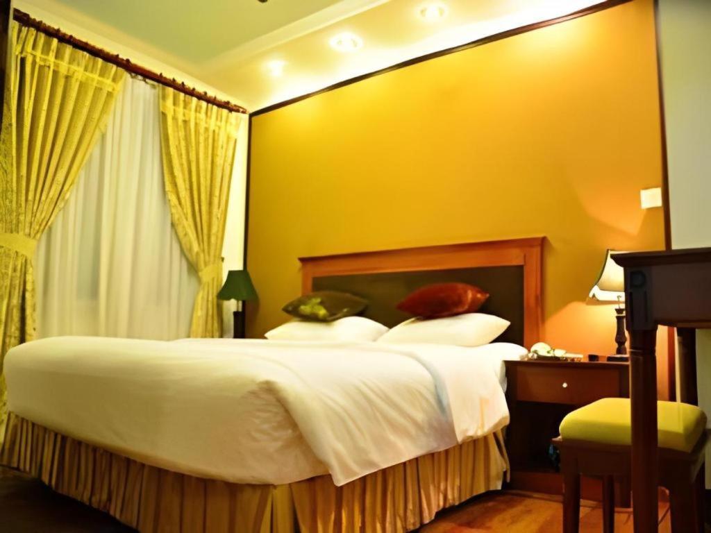 Atrium Hanoi Hotel Exterior photo